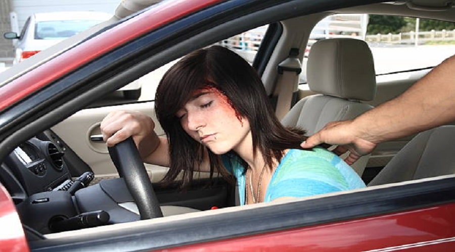 Top 7 Worst Driving Habits to Avoid